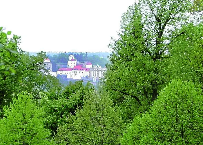 & Restaurant Waldschloss Hotel