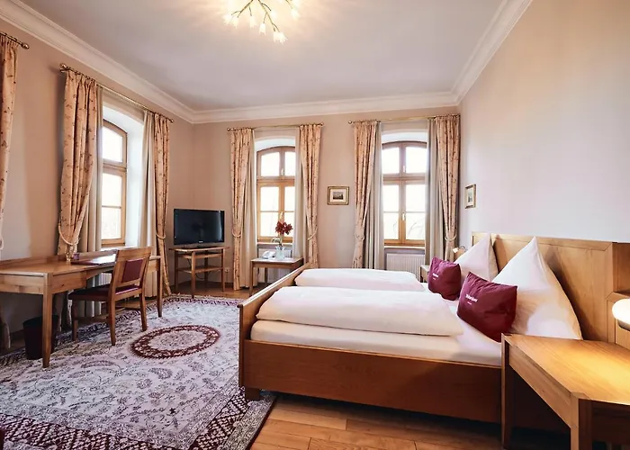 Hotel & Restaurant Waldschloss 4*