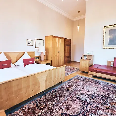 Hotel&restaurant Waldschloss 4*