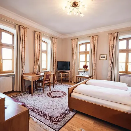 & Restaurant Waldschloss باساو
