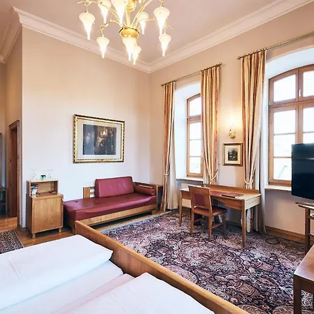 Hotel&restaurant Waldschloss 4*