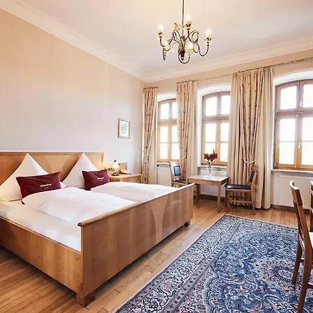 & Restaurant Waldschloss 4* Pasawa