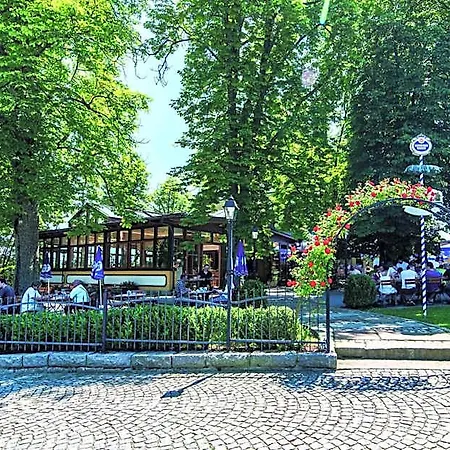 Otel & Restaurant Waldschloss 4*