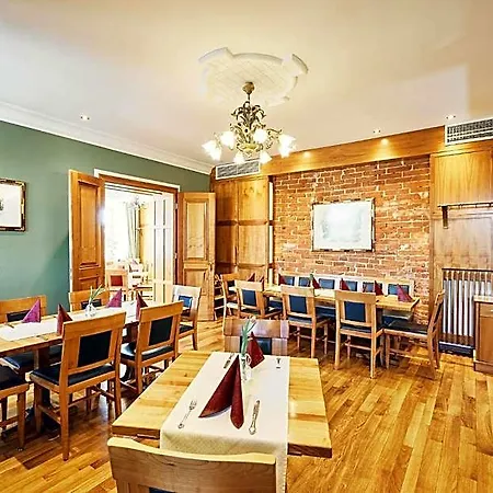 & Restaurant Waldschloss 4* Passau