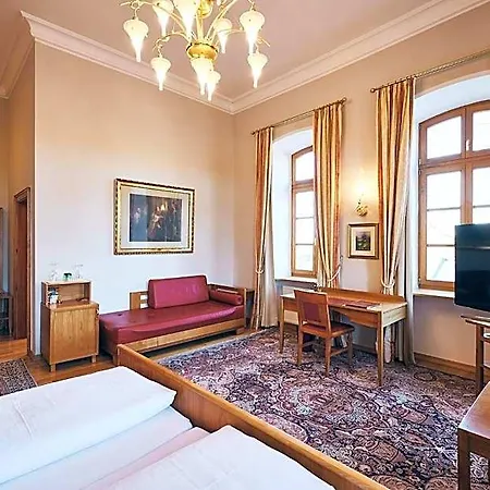 Otel & Restaurant Waldschloss Passau