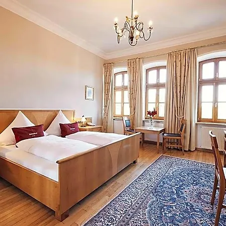 & Restaurant Waldschloss Otel 4*