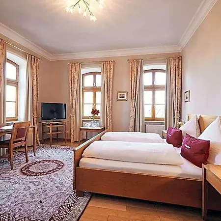 & Restaurant Waldschloss Otel 4*
