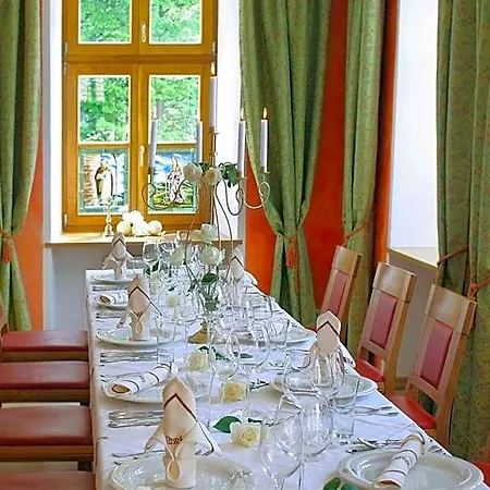 فندق & Restaurant Waldschloss باساو