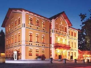 & Restaurant Waldschloss فندق باساو