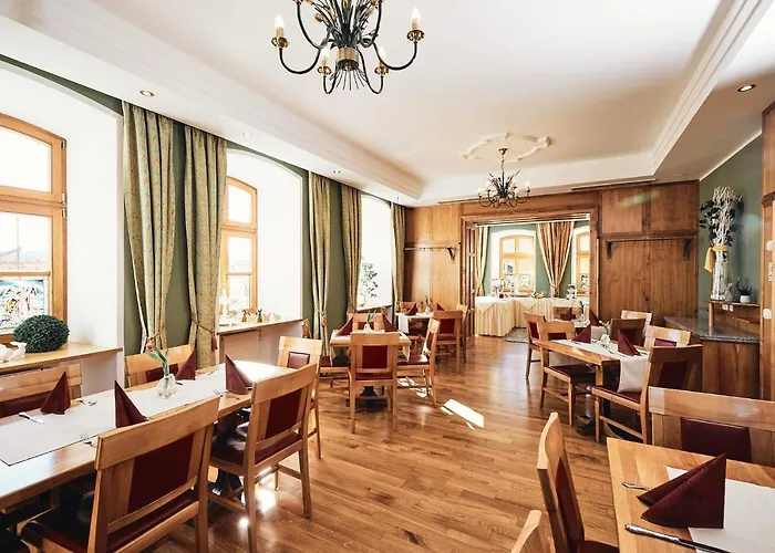 ホテル & Restaurant Waldschloss